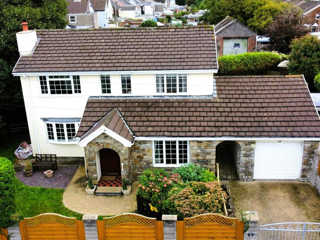 3 bed detached house for sale in Llwyn Gwern, Pencoed, Bridgend CF35, £350,000