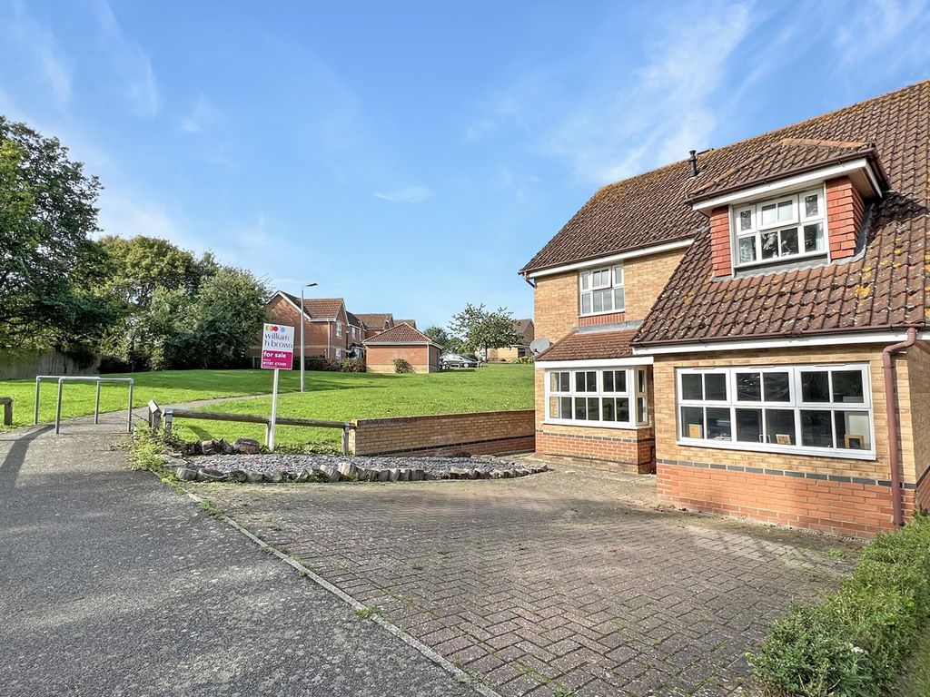 4 bed detached house for sale in Highfields, Halstead CO9, £450,000