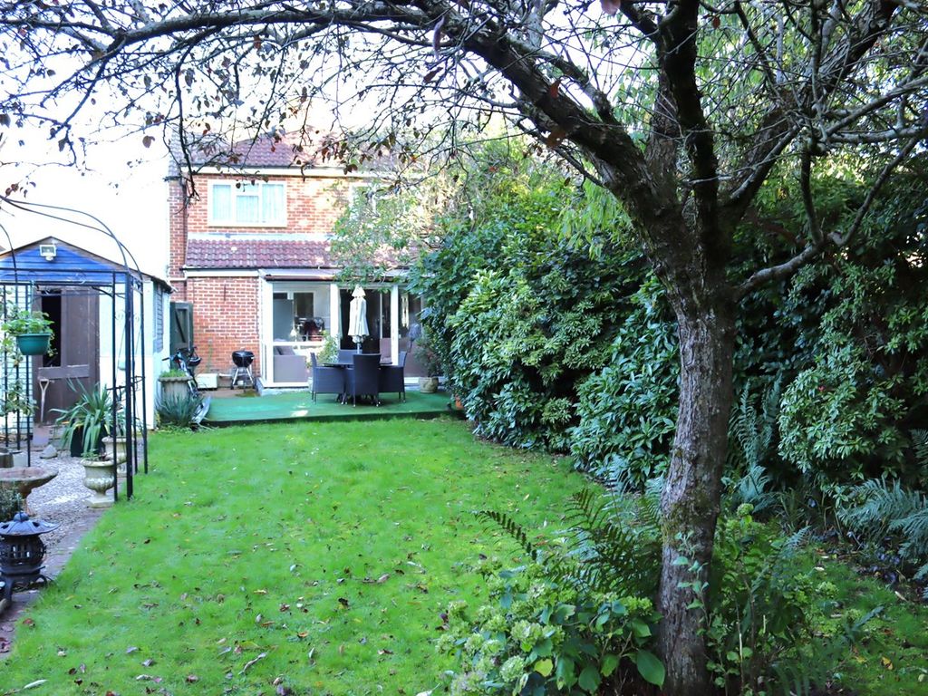 3 bed semi-detached house for sale in Giffard Drive, Farnborough GU14, £420,000