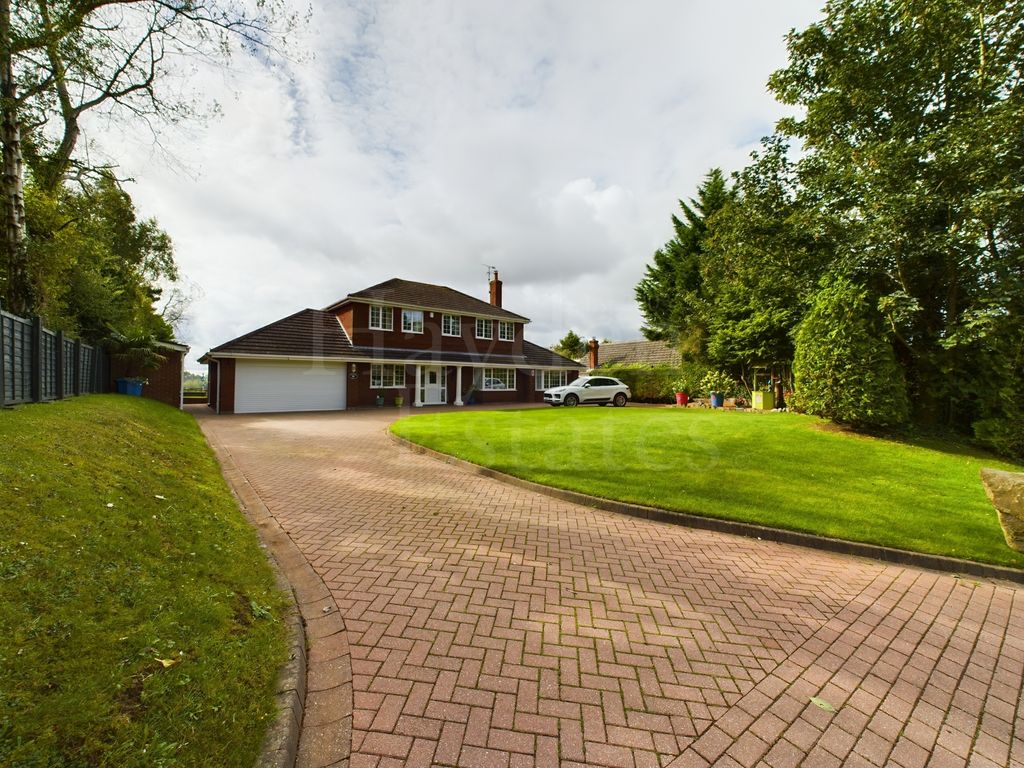 4 bed detached house for sale in The Square, Stottesdon DY14, £695,000