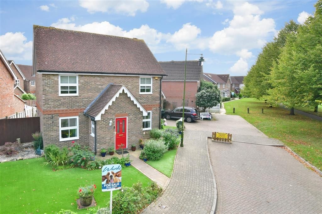 3 bed detached house for sale in Pippin Way, Kings Hill, West Malling, Kent ME19, £500,000