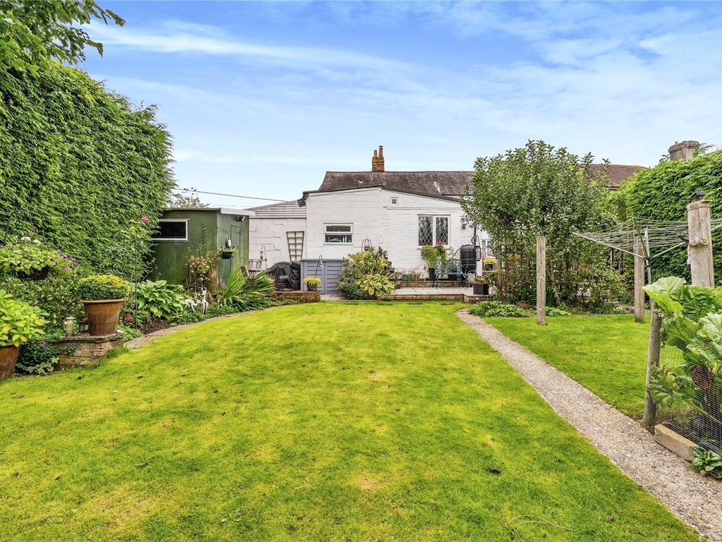 3 bed semi-detached house for sale in Upper Sherborne Road, Basingstoke RG21, £450,000