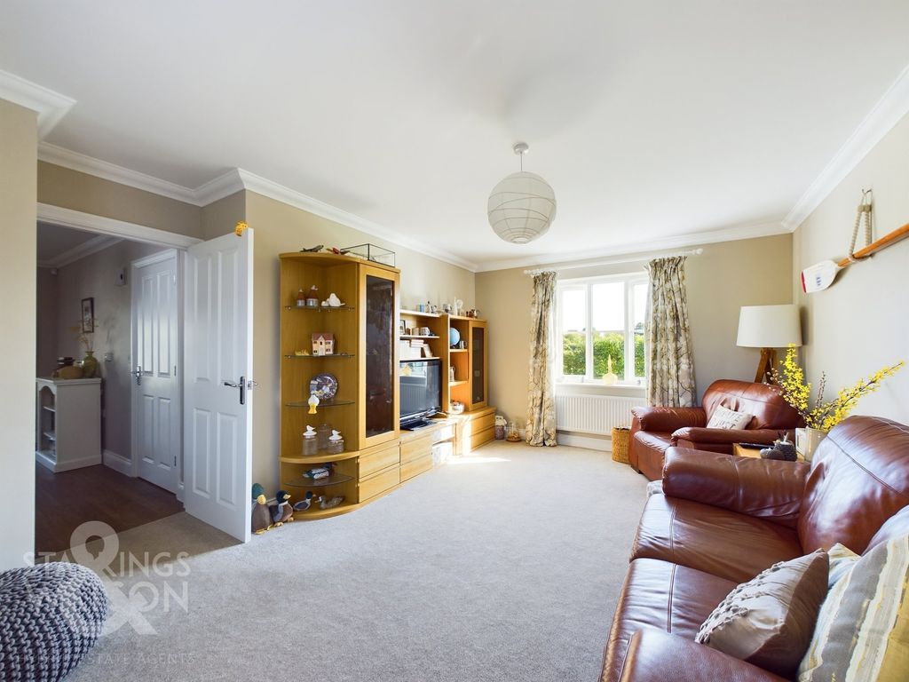 5 bed detached house for sale in Broomefield Road, Stoke Holy Cross, Norwich NR14, £695,000