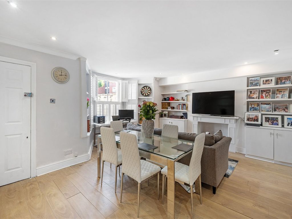 2 bed flat for sale in Balham Grove, Balham SW12, £600,000