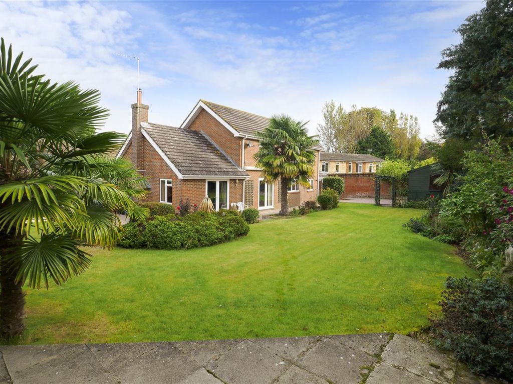 4 bed detached house for sale in Carn House, The Vallance, Lynsted ME9, £750,000