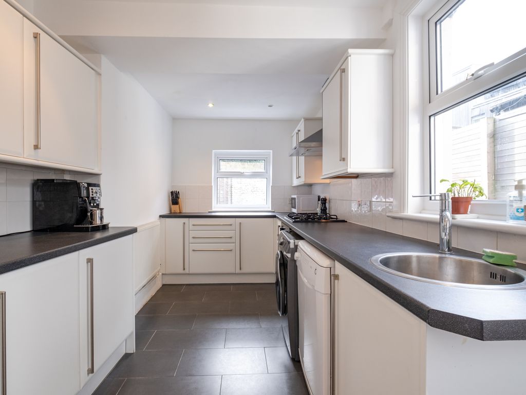 2 bed detached house for sale in Verran Road, London SW12, £850,000