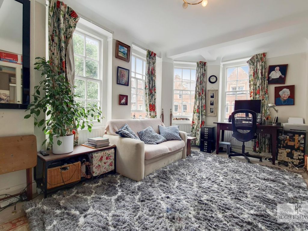 1 bed flat for sale in Regis Court, Melcombe Place, London NW1, £710,000