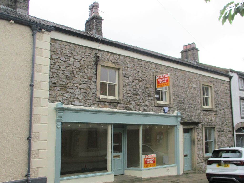 Retail premises to let in Church Street, Clitheroe BB7, £16,000 pa