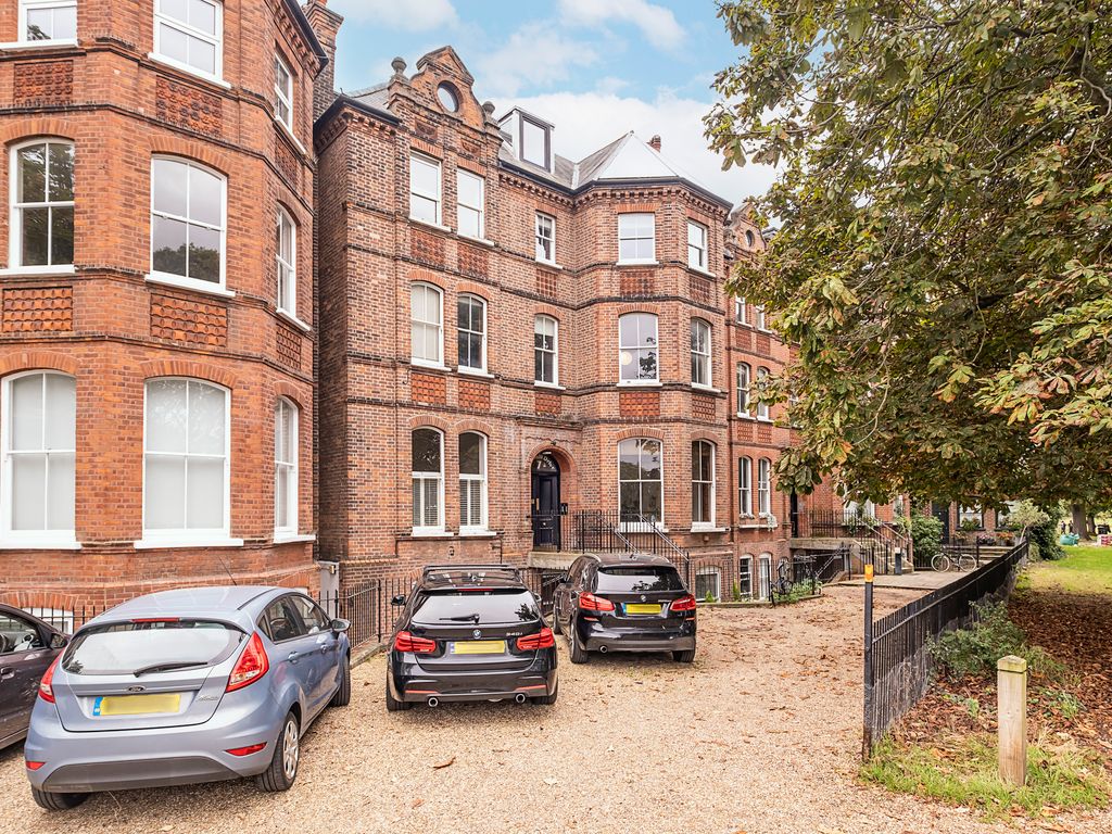 1 bed flat for sale in Windmill Drive, London SW4, £450,000