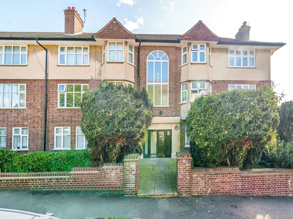 1 bed flat for sale in Boston Manor Road, Brentford TW8, £349,950