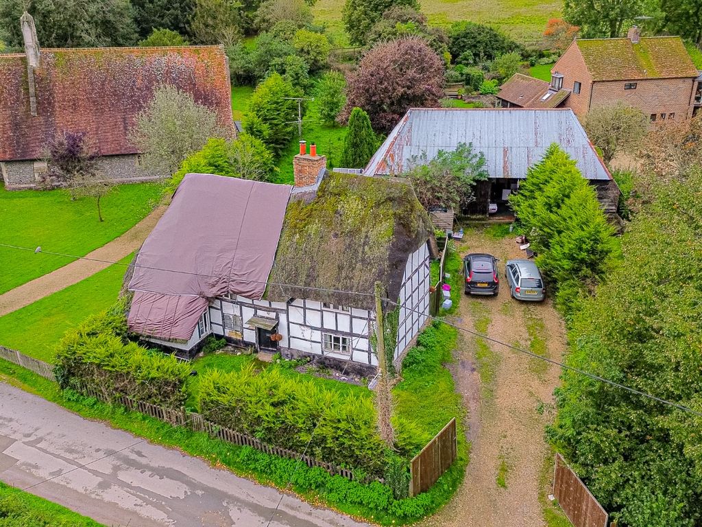 3 bed cottage for sale in Eastbury, Hungerford RG17, £580,000