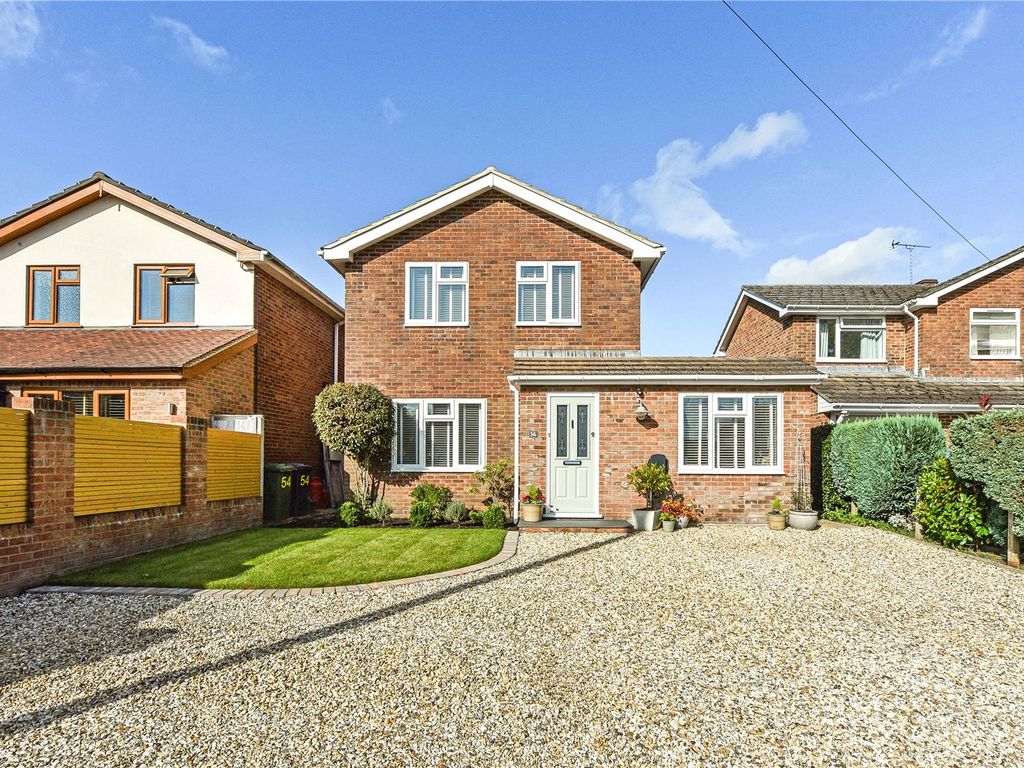 3 bed detached house for sale in Durford Road, Petersfield GU31, £599,950