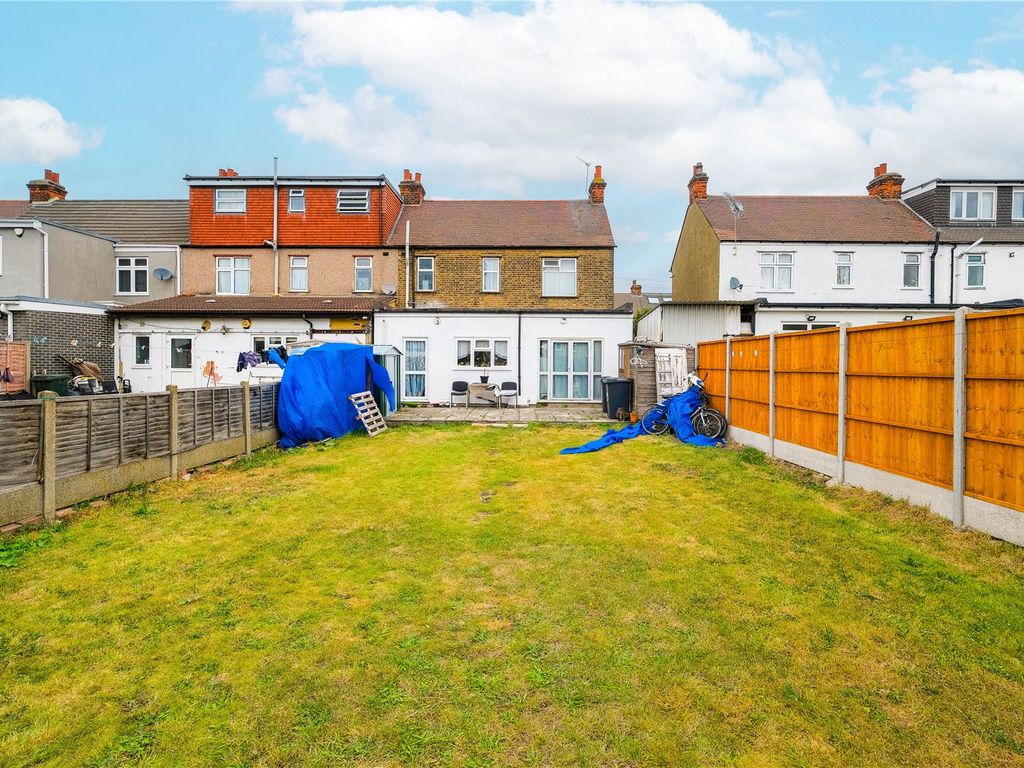 3 bed end terrace house for sale in Avery Gardens, Gants Hill IG2, £615,000