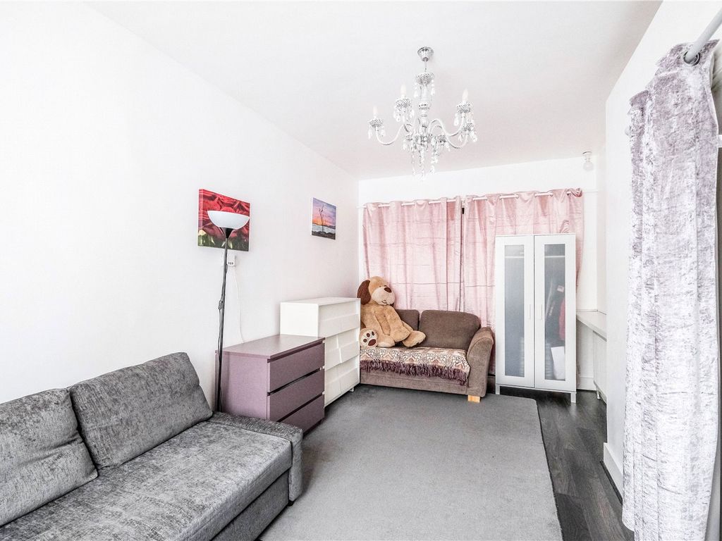 3 bed end terrace house for sale in Avery Gardens, Gants Hill IG2, £615,000