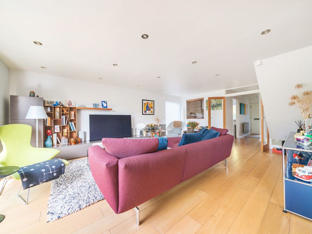 4 bed semi-detached house for sale in Grafton Park Road, Worcester Park KT4, £800,000