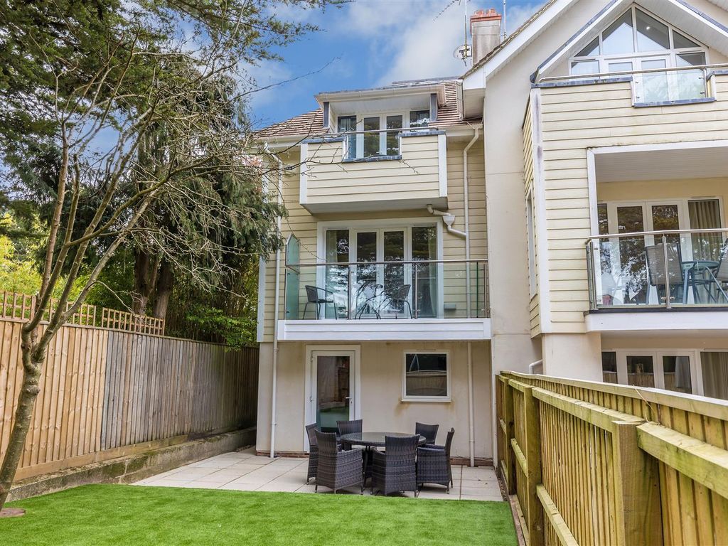 4 bed town house to rent in Panorama Road, Sandbanks, Poole BH13, £2,500 pcm