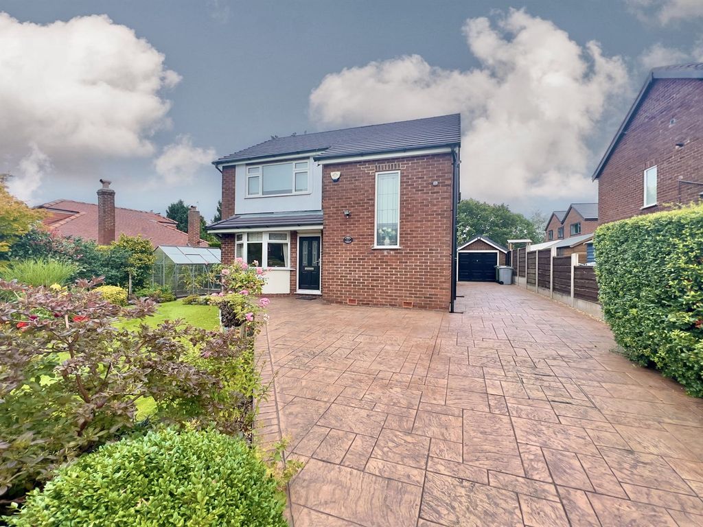 3 bed detached house for sale in Brookside Avenue, Poynton, Stockport SK12, £450,000