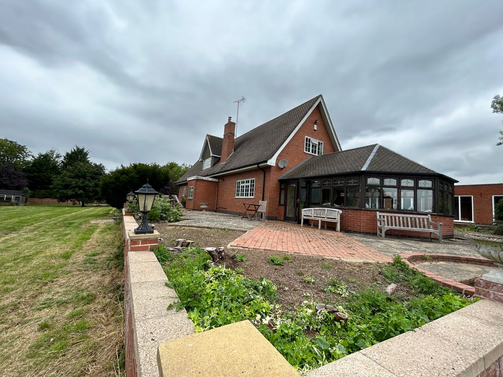 8 bed detached house for sale in Back Lane, East Langton LE16, £1,610,000