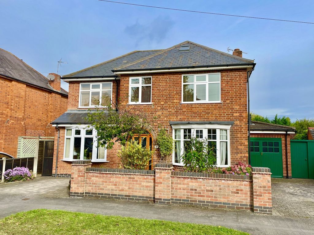 5 bed detached house for sale in Glenville Avenue, Glen Parva, Leicester, Leicestershire. LE2, £575,000