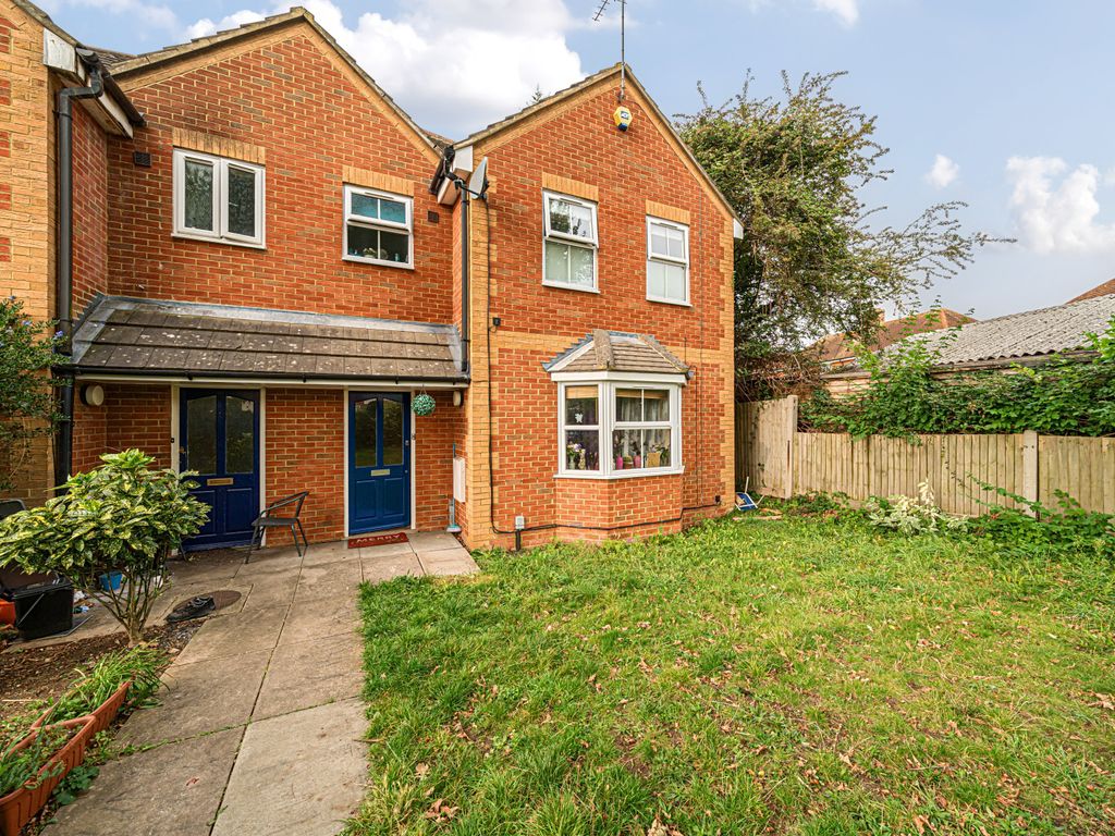2 bed semi-detached house for sale in Northumberland Avenue, Reading, Berkshire RG2, £285,000