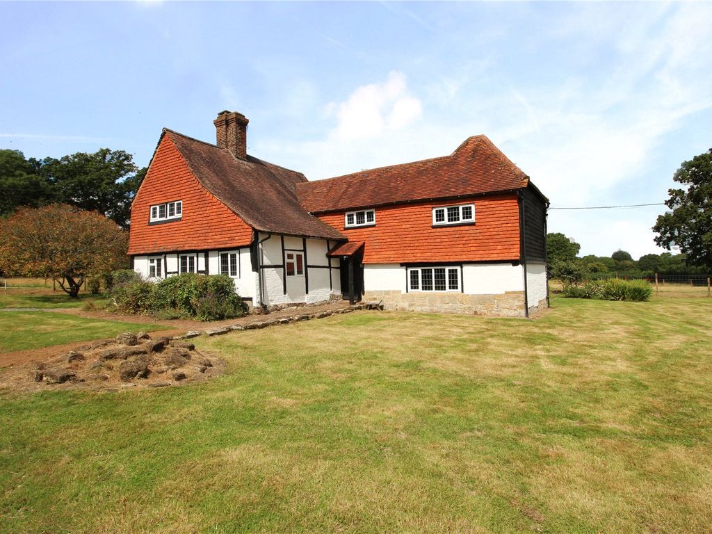 3 bed detached house for sale in Furnace Farm Road, Furnace Wood, Felbridge, East Grinstead RH19, £850,000