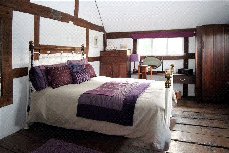 3 bed detached house for sale in Furnace Farm Road, Furnace Wood, Felbridge, East Grinstead RH19, £850,000