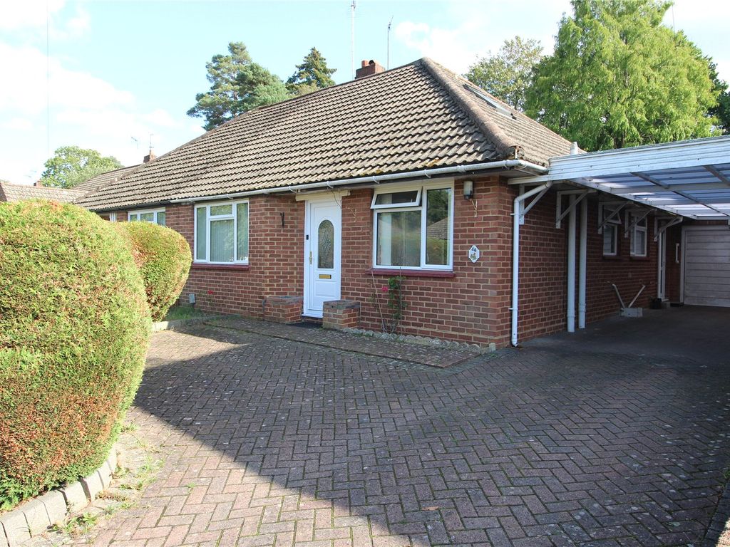 3 bed bungalow for sale in Ferndale Road, Church Crookham, Fleet, Hampshire GU52, £425,000