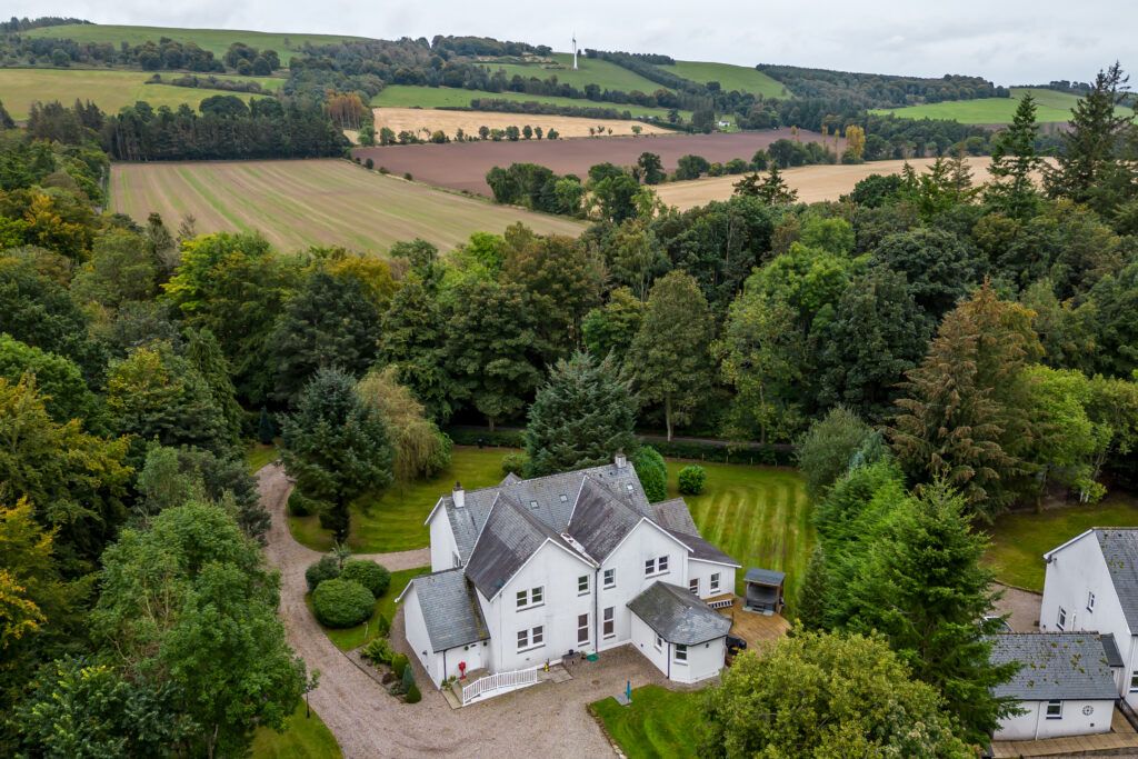 7 bed property for sale in Finavon, Forfar DD8, £675,000