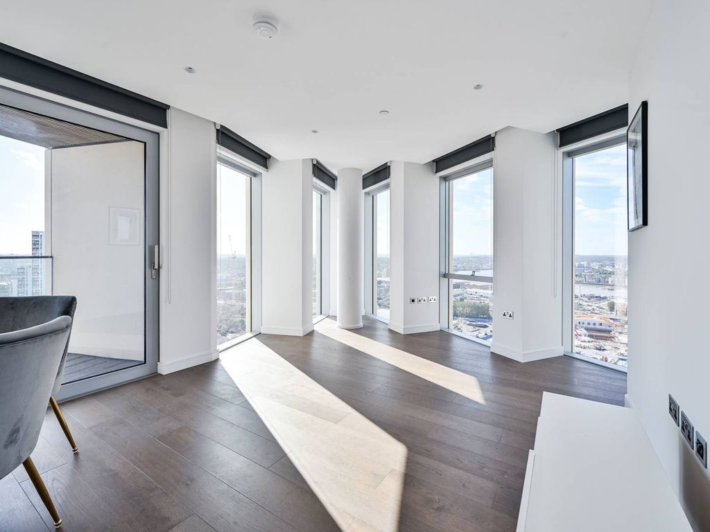 1 bed flat for sale in Greenwich Peninsula, North Greenwich, London SE10, £620,000