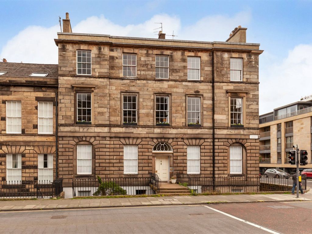 2 bed flat for sale in Brandon Street, New Town, Edinburgh EH3, £585,000