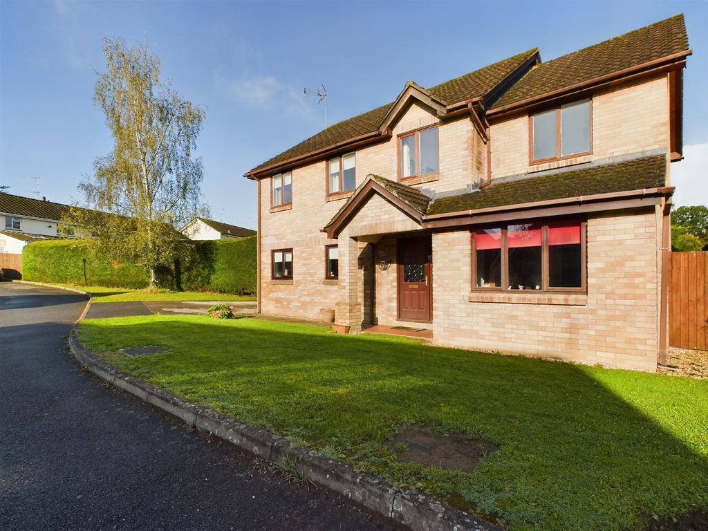 4 bed detached house for sale in Castle Wood, Usk NP15, £525,000