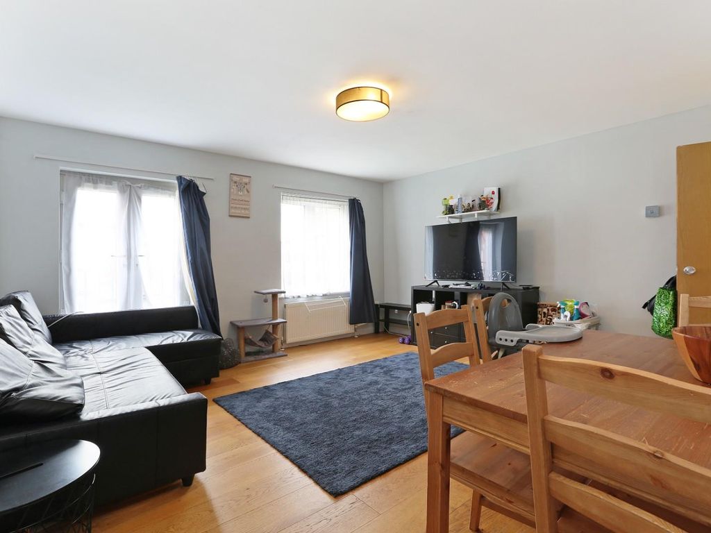 2 bed flat for sale in Bampton Road, Forest Hill SE23, £340,000
