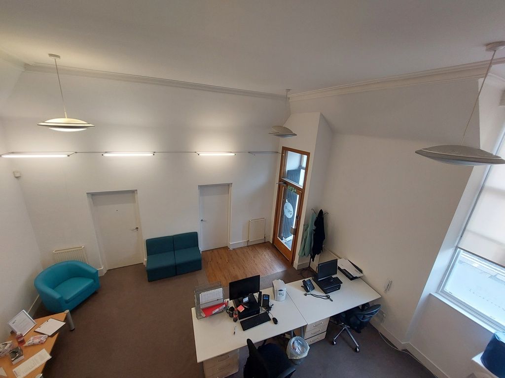 Office to let in 292, Rosemount Place, Aberdeen AB25, £17,500 pa