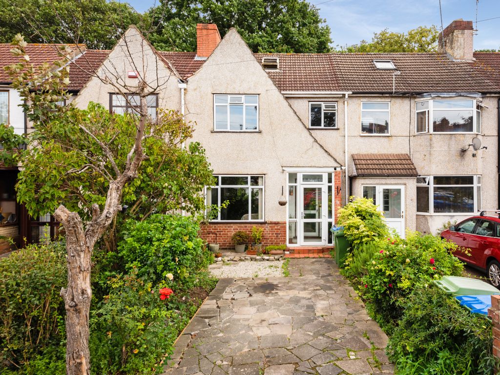 3 bed terraced house for sale in Rutherglen Road, London SE2, £450,000