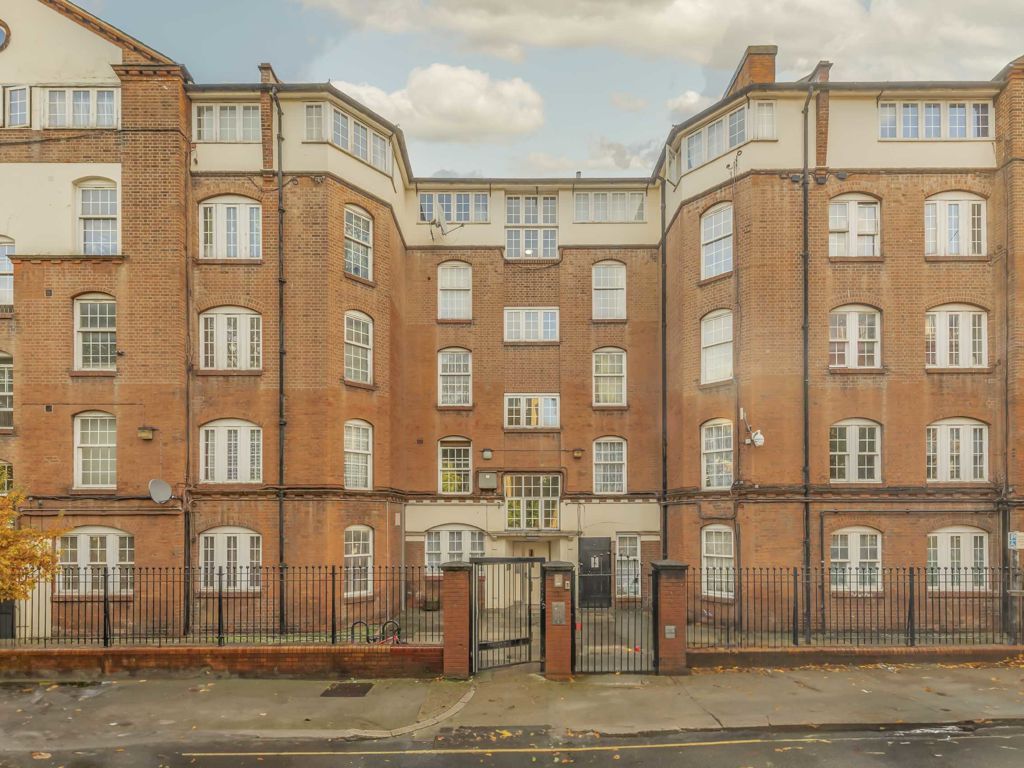 2 bed flat for sale in Churchway, London NW1, £612,500