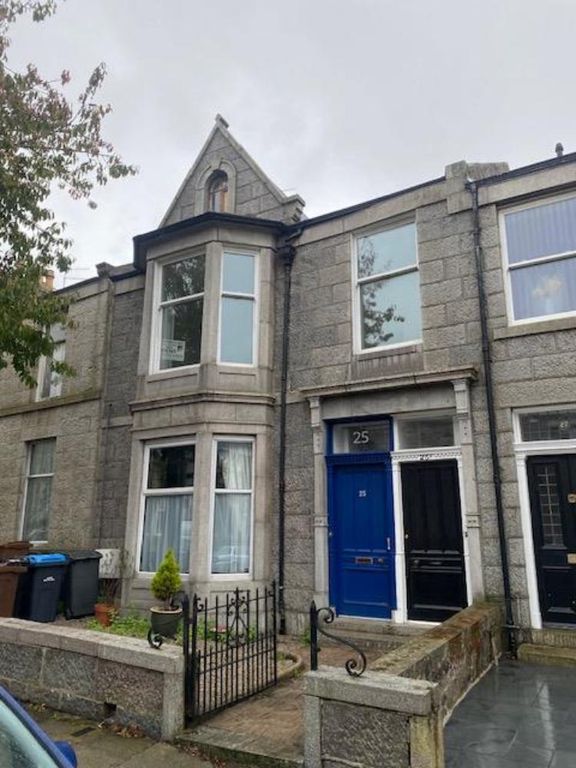3 bed flat to rent in 25A Hamilton Place, Aberdeen AB15, £1,325 pcm