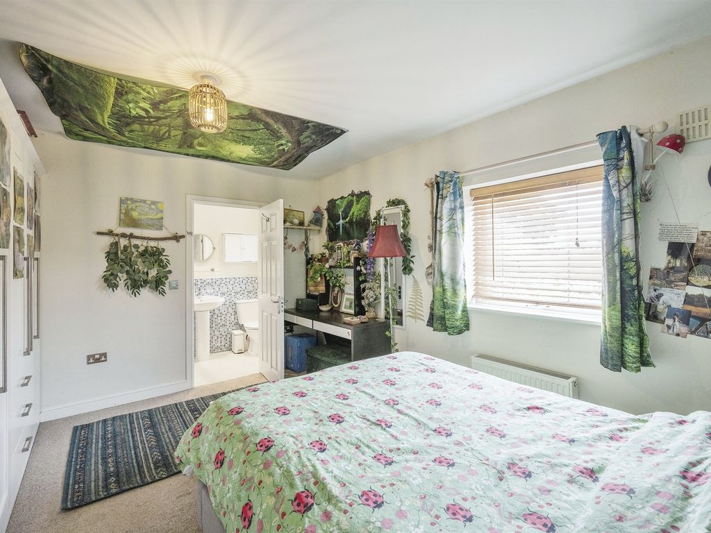 4 bed property for sale in Everton Sluice Lane, Everton, Doncaster DN10, £460,000