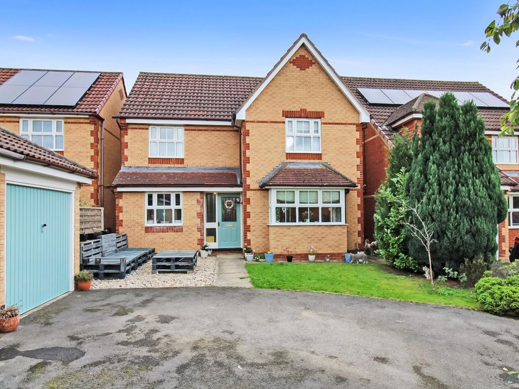 4 bed detached house for sale in Bellman Walk, Ripon HG4, £360,000