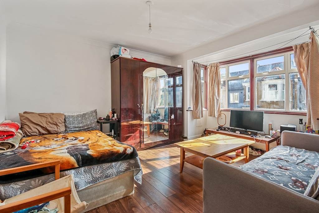 5 bed terraced house for sale in Skelton Road, London E7, £650,000