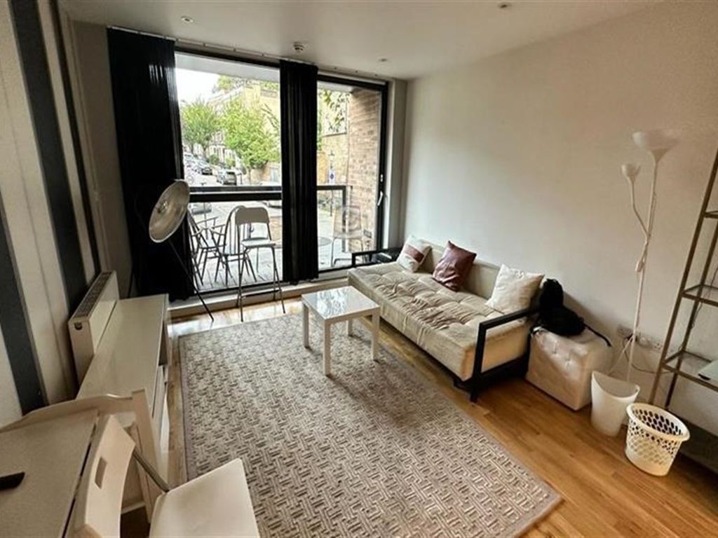 1 bed flat to rent in Cube Apartments, Kings Cross Road, London WC1X, £2,500 pcm
