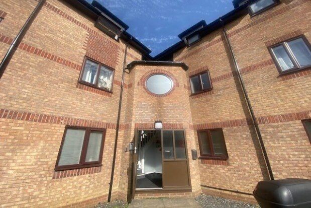 2 bed flat to rent in Barnes Court, Bristol BS34, £1,250 pcm
