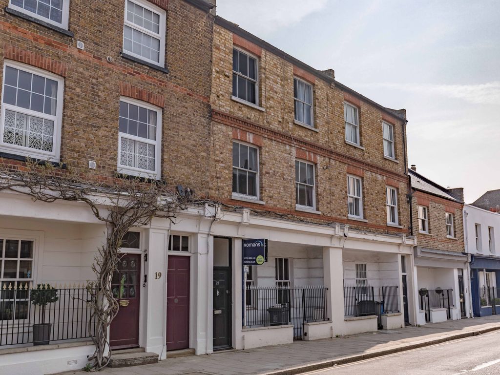 1 bed flat to rent in Kings Road, Windsor SL4, £1,250 pcm
