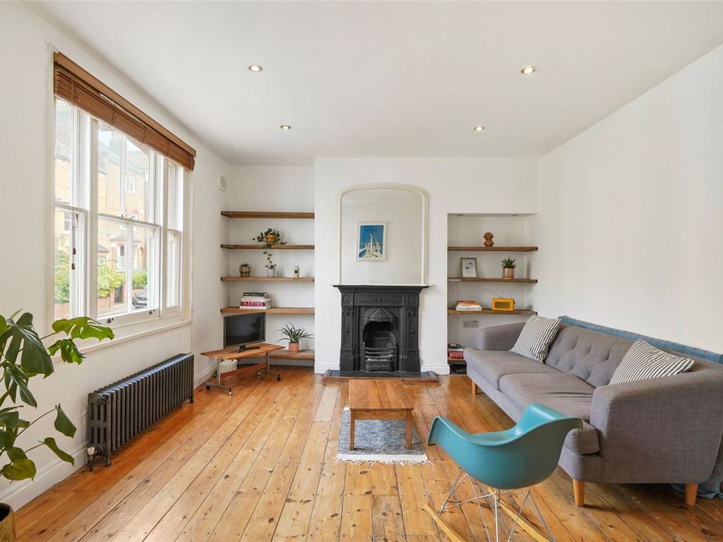 2 bed flat for sale in Chetwynd Road, London NW5, £650,000