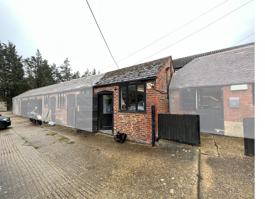 Industrial to let in Clay Lane, Chichester PO18, £2,000 pa