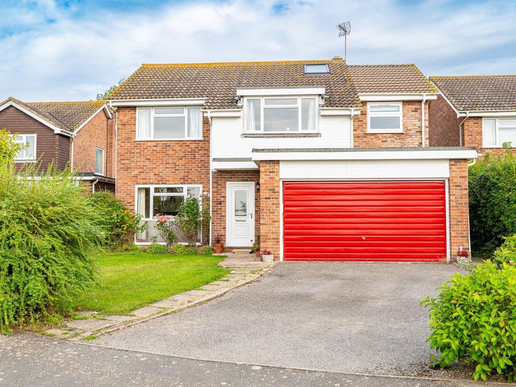 4 bed detached house for sale in Bannister Green, Felsted, Dunmow CM6, £550,000