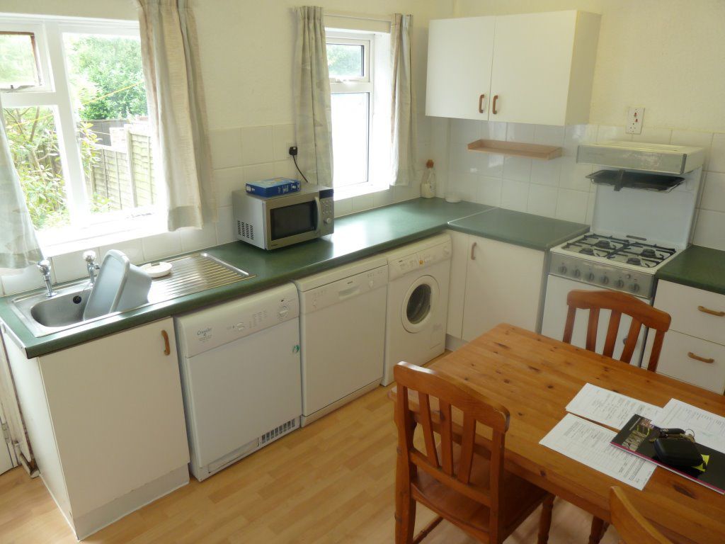 3 bed property to rent in Poole Crescent, Harborne, Birmingham B17, £975 pcm