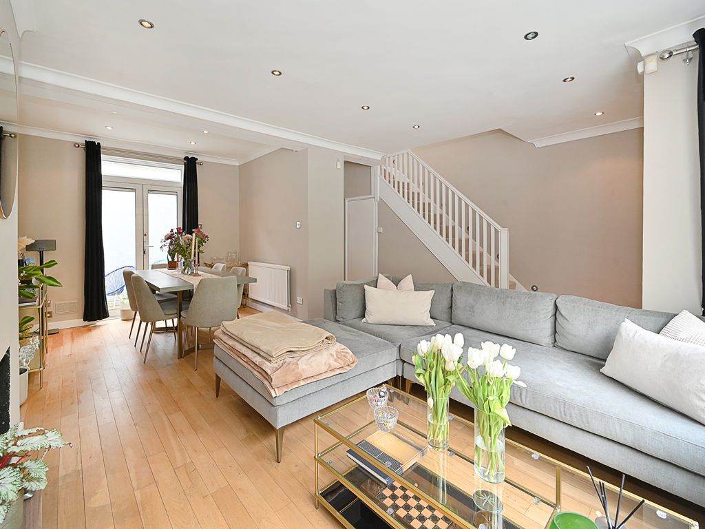 2 bed mews house for sale in Rede Place, London W2, £1,200,000