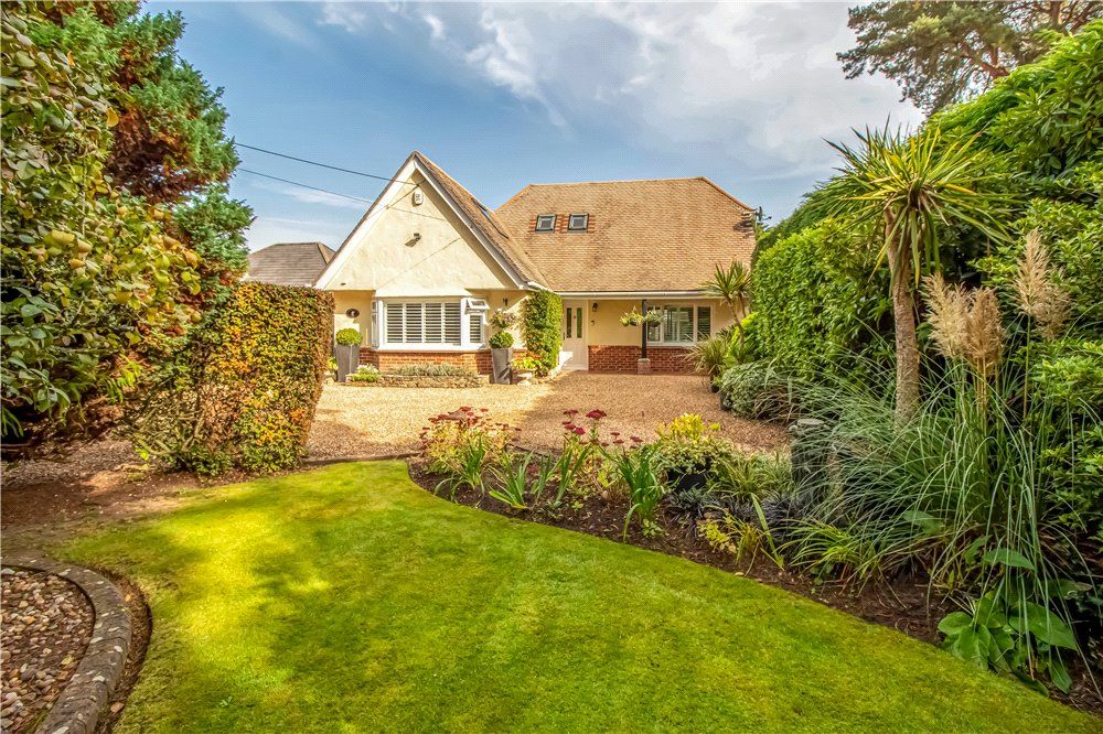 3 bed bungalow for sale in Ferndown, Dorset BH22, £650,000