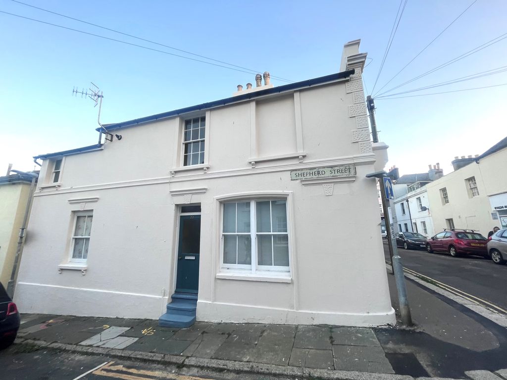 2 bed end terrace house to rent in Shepherd Street, St. Leonards-On-Sea TN38, £1,200 pcm