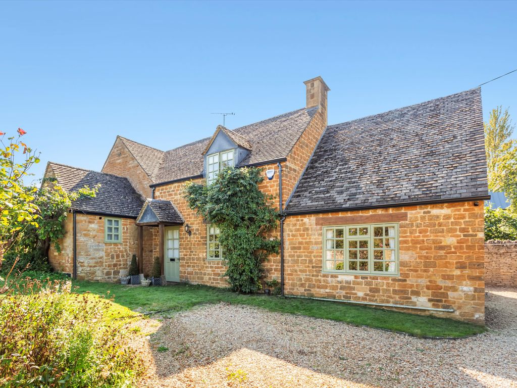 3 bed detached house for sale in Upper Oddington, Moreton-In-Marsh, Gloucestershire GL56, £800,000